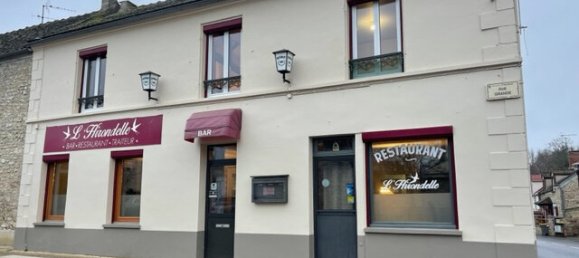Gewerbliche Immobilie in Voisenon, France 236m², Nr. 185739 2