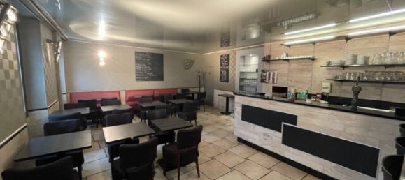 Gewerbliche Immobilie in Voisenon, France 236m², Nr. 185739 3