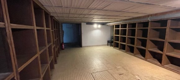 Gewerbliche Immobilie in Voisenon, France 236m², Nr. 185739 9