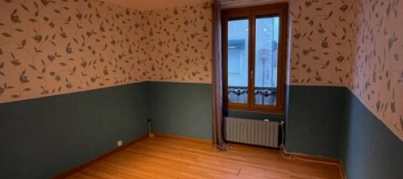 Gewerbliche Immobilie in Voisenon, France 236m², Nr. 185739 8