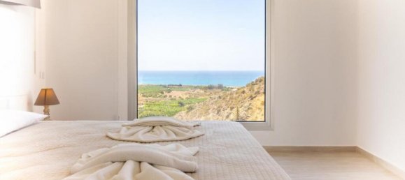 3 bedrooms Villa in Paphos, Cyprus No. 96087 6