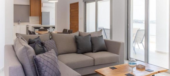 3 bedrooms Villa in Paphos, Cyprus No. 96087 3