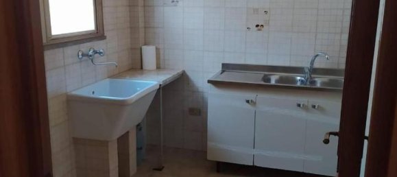 7 rooms Apartment in Torricella, Italy No. 25750 17