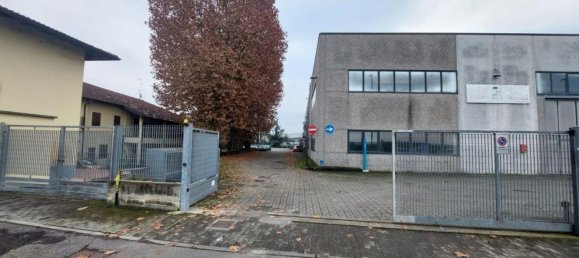 Entrepôt à Ozzero, Italy 559m² No. 379199 15