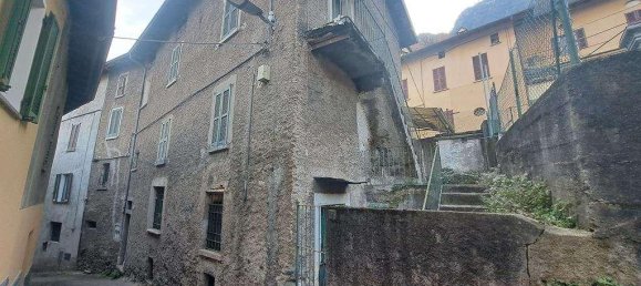 Квартира с 5 комнатами в Донго, Италия № 123393 3