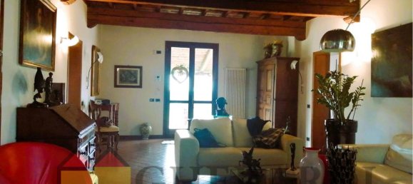 7 rooms House in Ferrara, Italy No. 162744 4