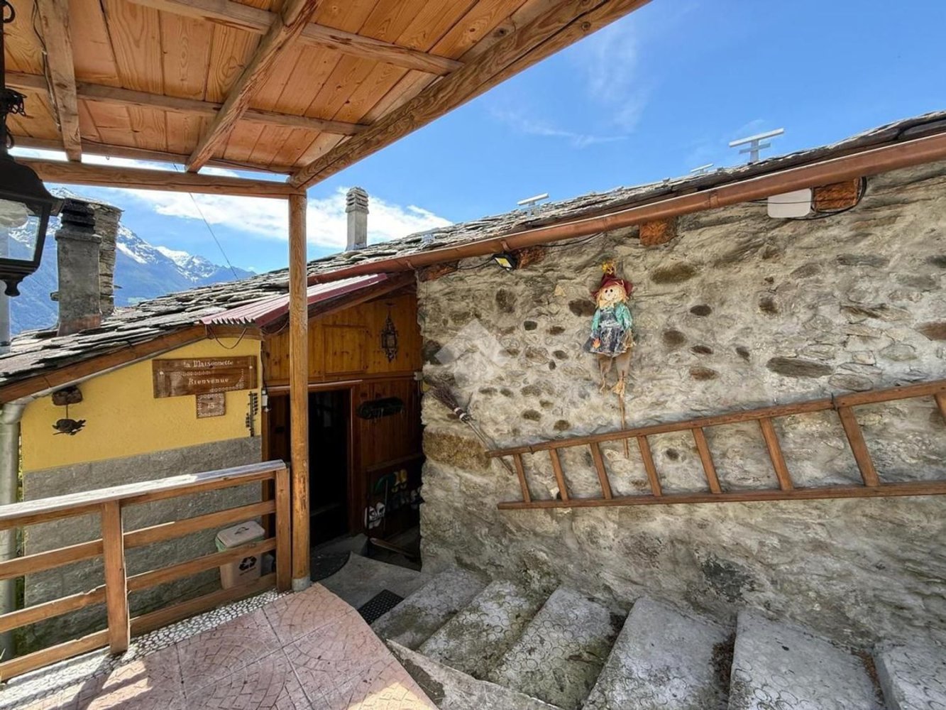 Квартира с 3 комнатами в Кар, Италия № 172337