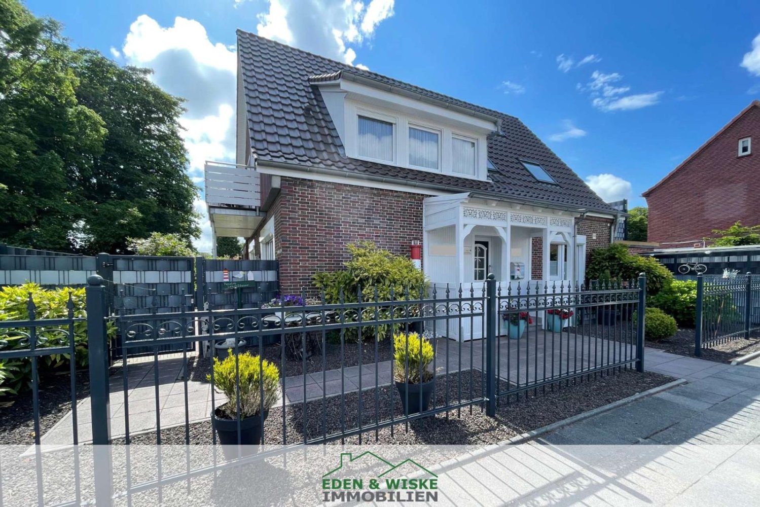 Hotel in Aurich, Germany 400m², Nr. 327020