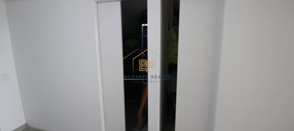 Villa de 3 dormitorios en Alvor, Portugal No. 155570 2