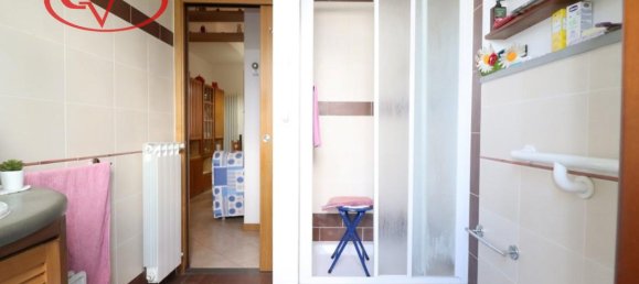 3-salle Appartement à Montevarchi, Italy No. 235177 8