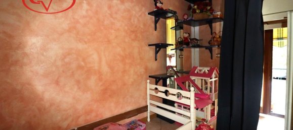 3-salle Appartement à Montevarchi, Italy No. 235177 5