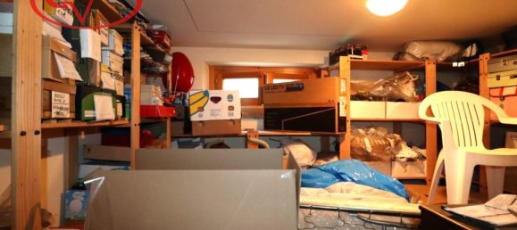 3-salle Appartement à Montevarchi, Italy No. 235177 11