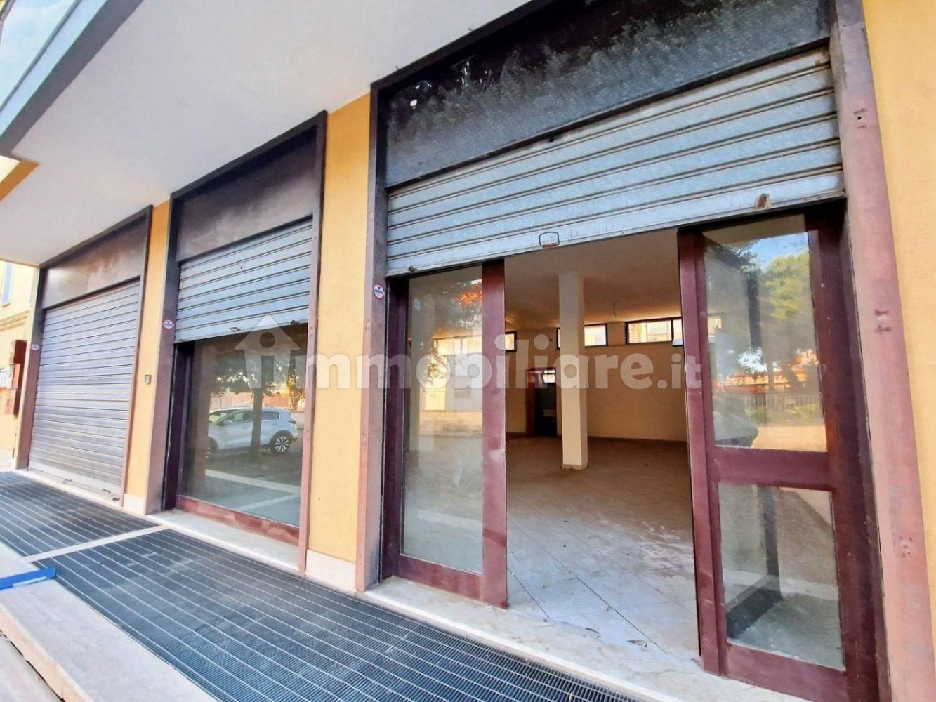 Gewerbliche Immobilie in San Pietro in Lama, Italy 120m², Nr. 313497