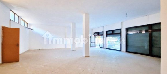 Gewerbliche Immobilie in San Pietro in Lama, Italy 120m², Nr. 313497 3