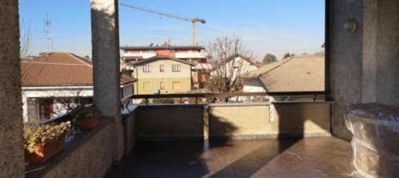 3 rooms Apartment in Limbiate, Italy No. 98449 2