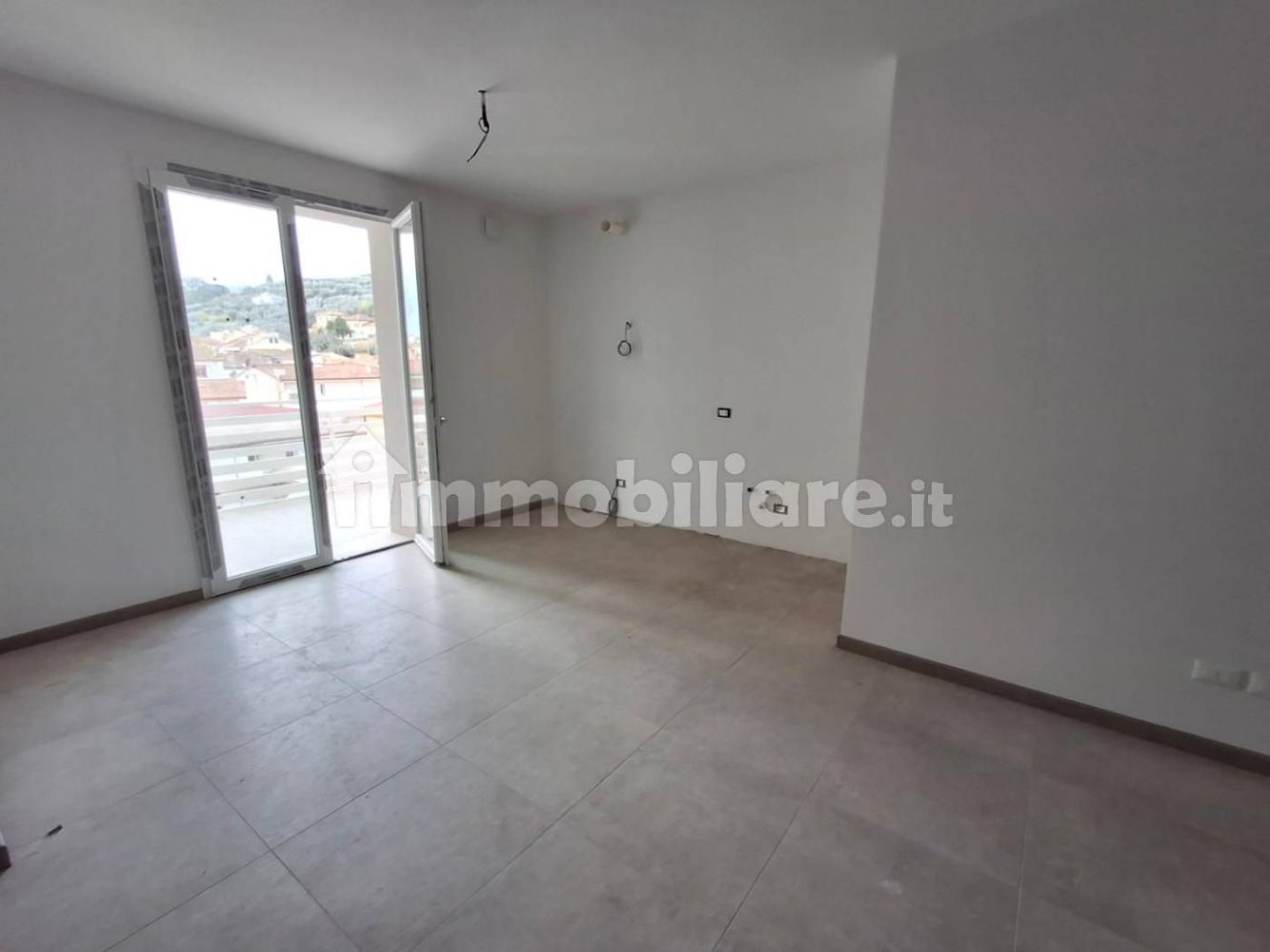 2 bedrooms Apartment in Capraia e Limite, Italy No. 104482