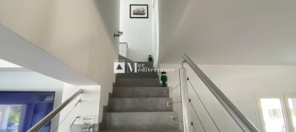 Villa de 5 dormitorios en Grimaud, France No. 198916 15