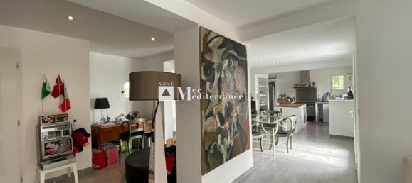 Villa de 5 dormitorios en Grimaud, France No. 198916 4