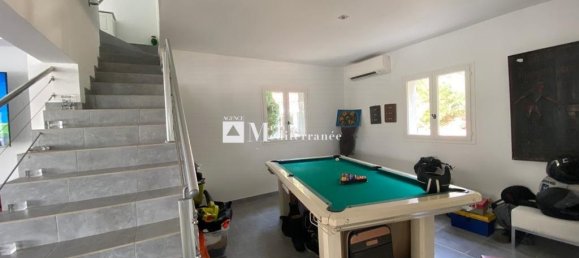 Villa de 5 dormitorios en Grimaud, France No. 198916 16