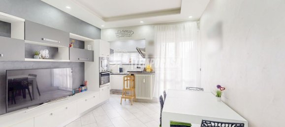 Apartamento de 3 habitaciónes en Turin, Italy No. 72266 2