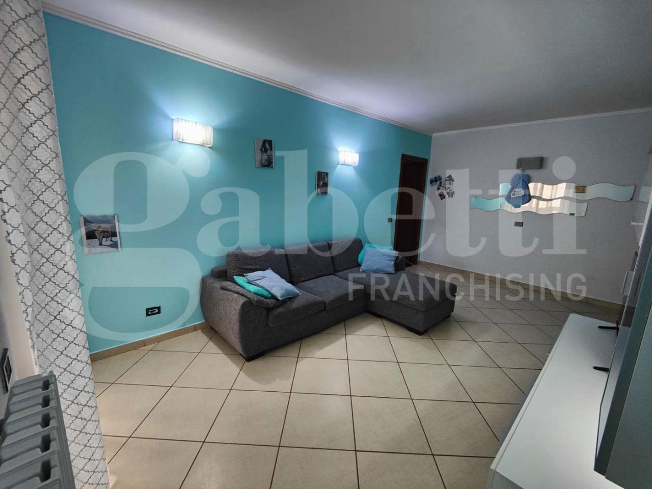 3غرفة شقة في Taranto, Italy رقم 41038