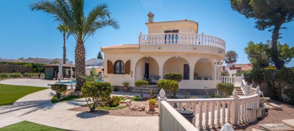 4 bedrooms House in Torrevieja, Spain No. 188405 3