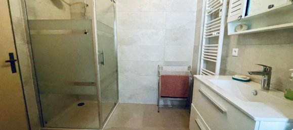 Casa de 3 dormitorios en Schiltigheim, France No. 246319 8