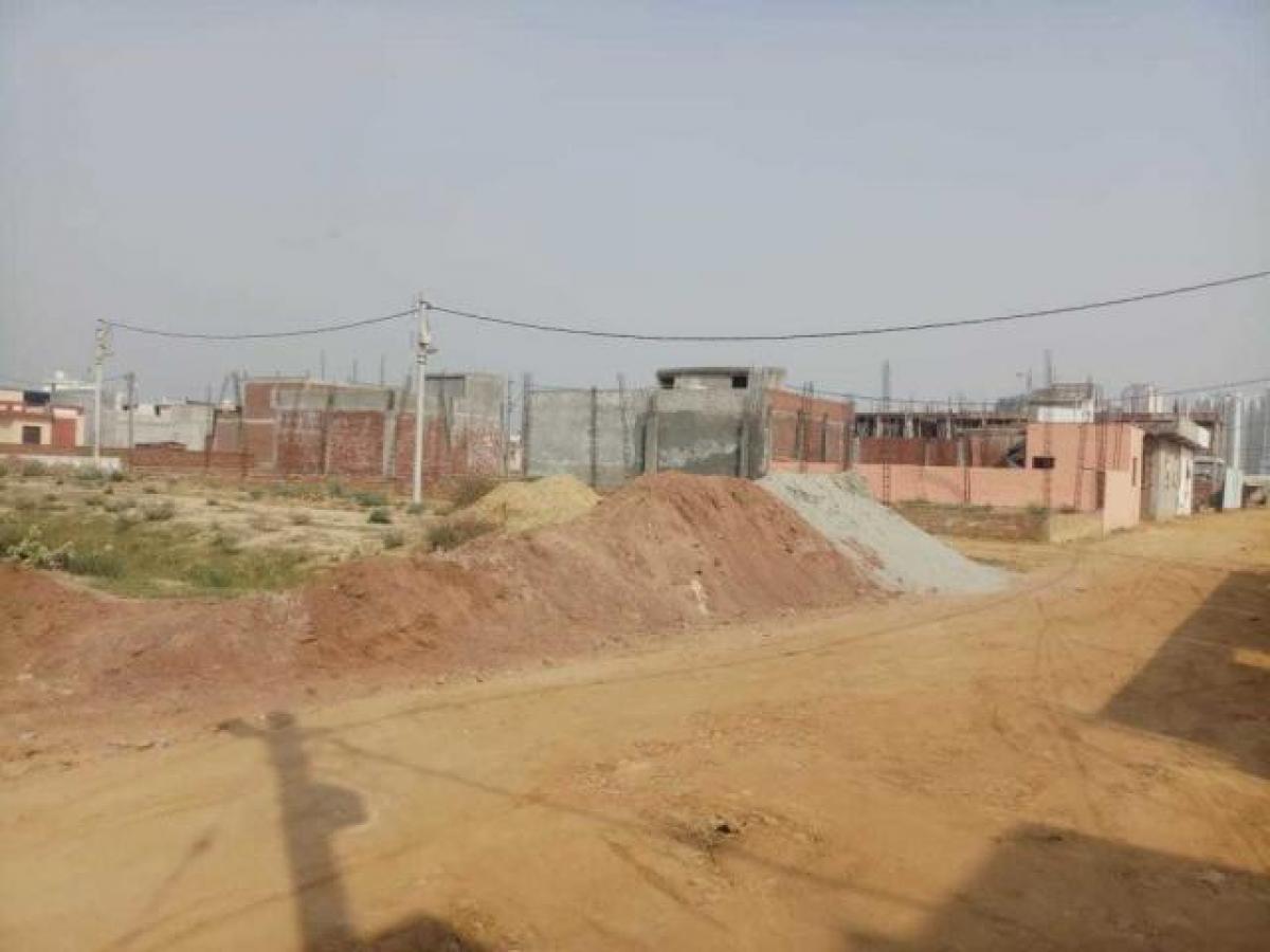  Land in Noida, India No. 66208