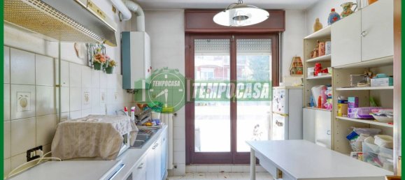 Квартира с 2 спальнями в Варесе, Италия № 299783 18