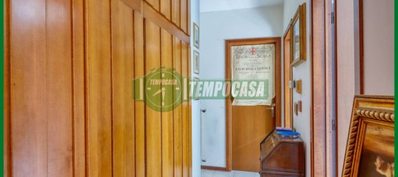 Квартира с 2 спальнями в Варесе, Италия № 299783 17