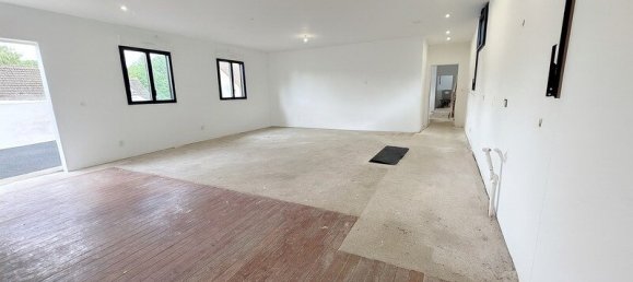 3 bedrooms House in Sarthe, France No. 333275 4