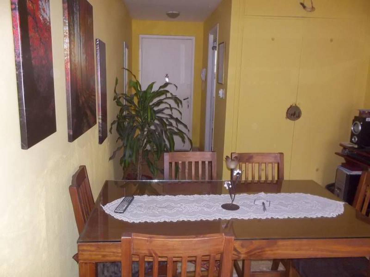 Casa de 2 dormitorios en Vicente López, Argentina No. 3740