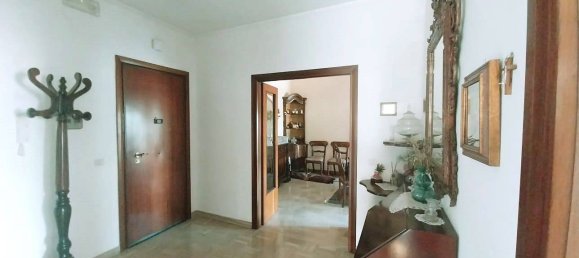 3 bedrooms Apartment in Terni, Italy No. 351611 7