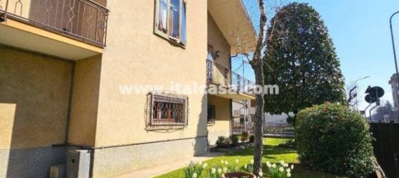 3 bedrooms Villa in Borgo Virgilio, Italy No. 353799 4