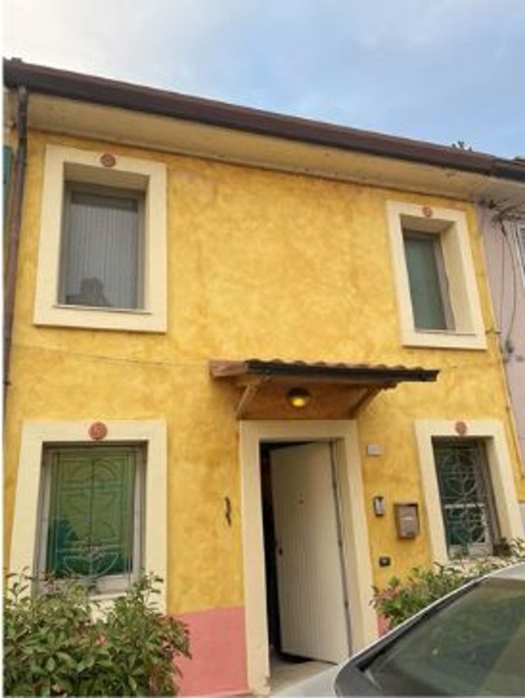 Casa de 4 divisões em Vigasio, Italy N.º 280053