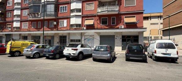 2-Zimmer Gewerbliche Immobilie in Naples, Italy, Nr. 271774 12