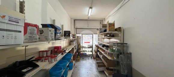 2-Zimmer Gewerbliche Immobilie in Naples, Italy, Nr. 271774 7