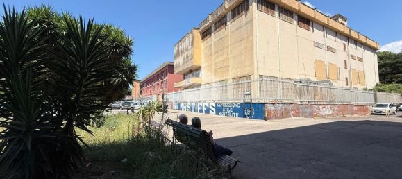 2-Zimmer Gewerbliche Immobilie in Naples, Italy, Nr. 271774 13