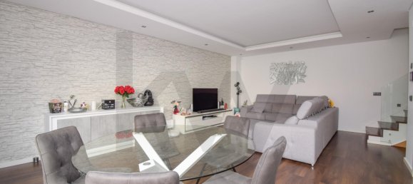 Casa de 3 dormitorios en Cascais, Portugal No. 190233 2