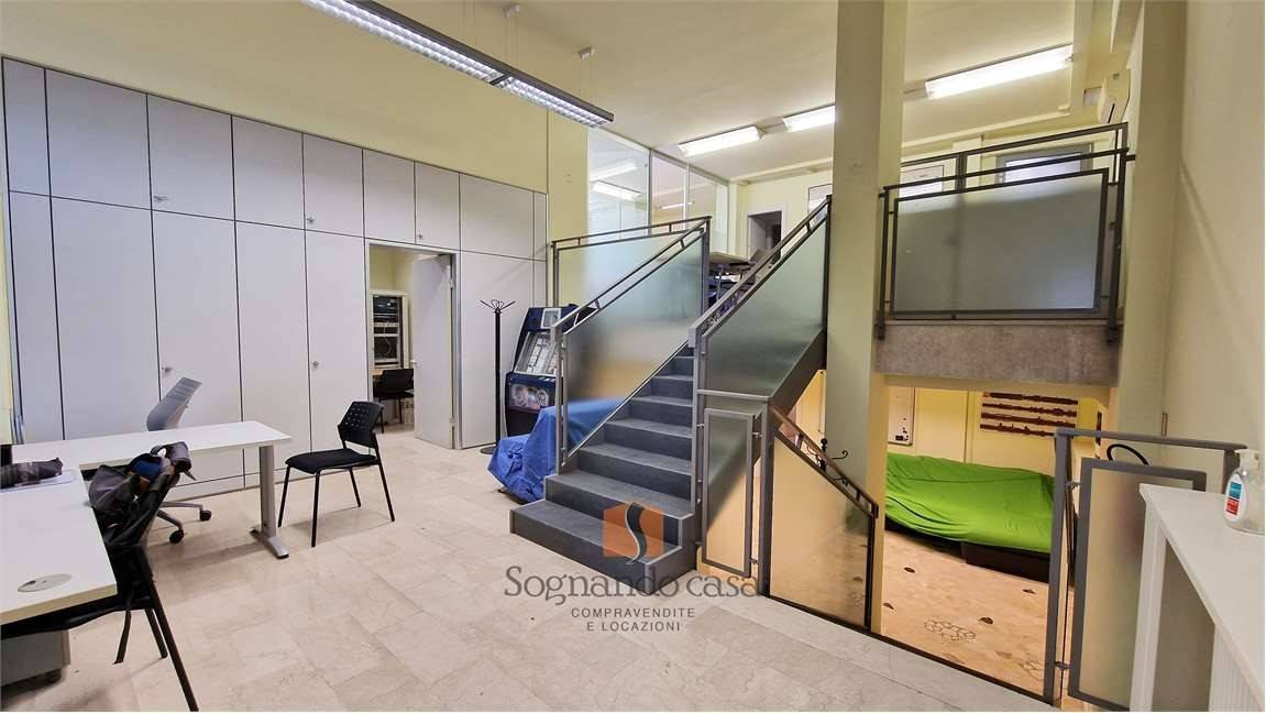 4 rooms Commercial property in Ravenna, Italy No. 302197