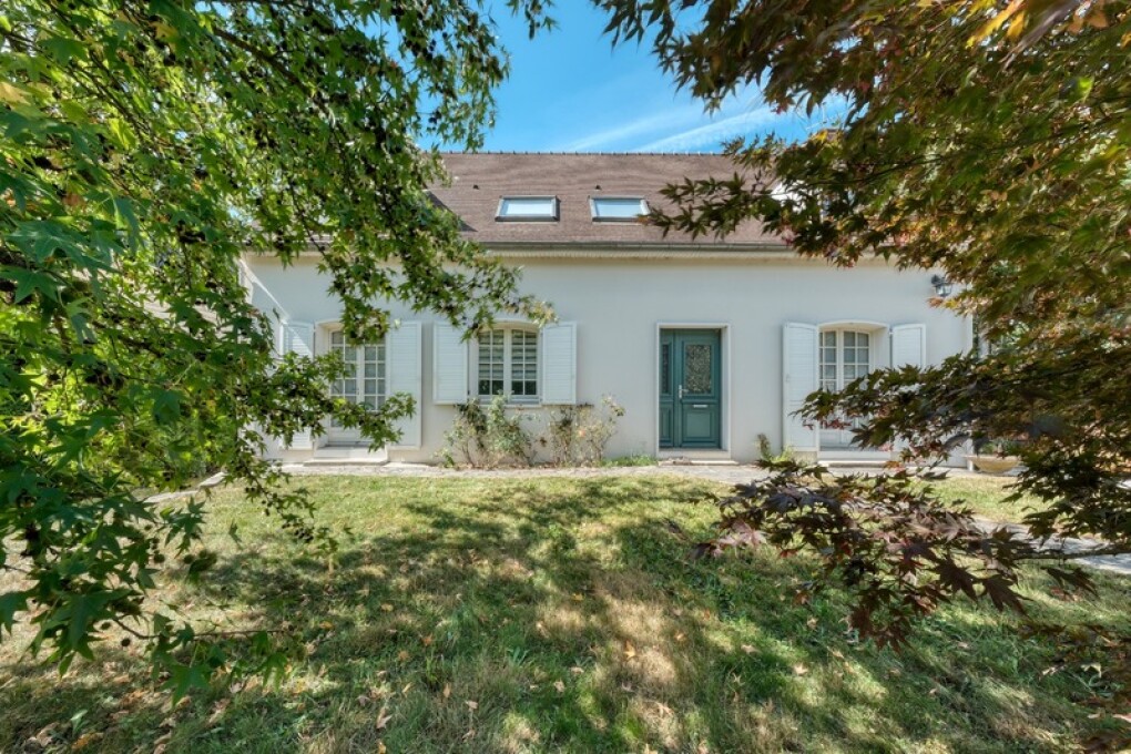 6 bedrooms House in Saint-Remy-les-Chevreuse, France No. 317943