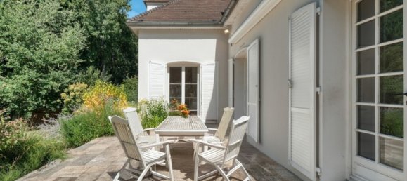 6 bedrooms House in Saint-Remy-les-Chevreuse, France No. 317943 2