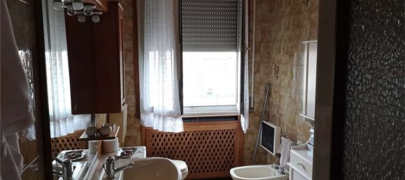 Квартира с 3 комнатами в Куистелло, Италия № 150171 2