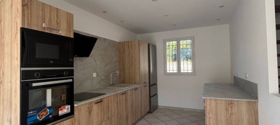 3 Schlafzimmer Haus in Saint-Maime, France, Nr. 329325 4