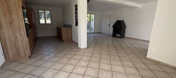 3 Schlafzimmer Haus in Saint-Maime, France, Nr. 329325 3