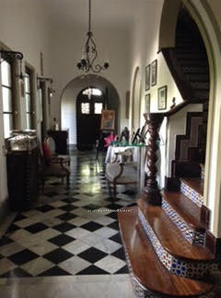 7 bedrooms House in Montevideo, Uruguay No. 10584