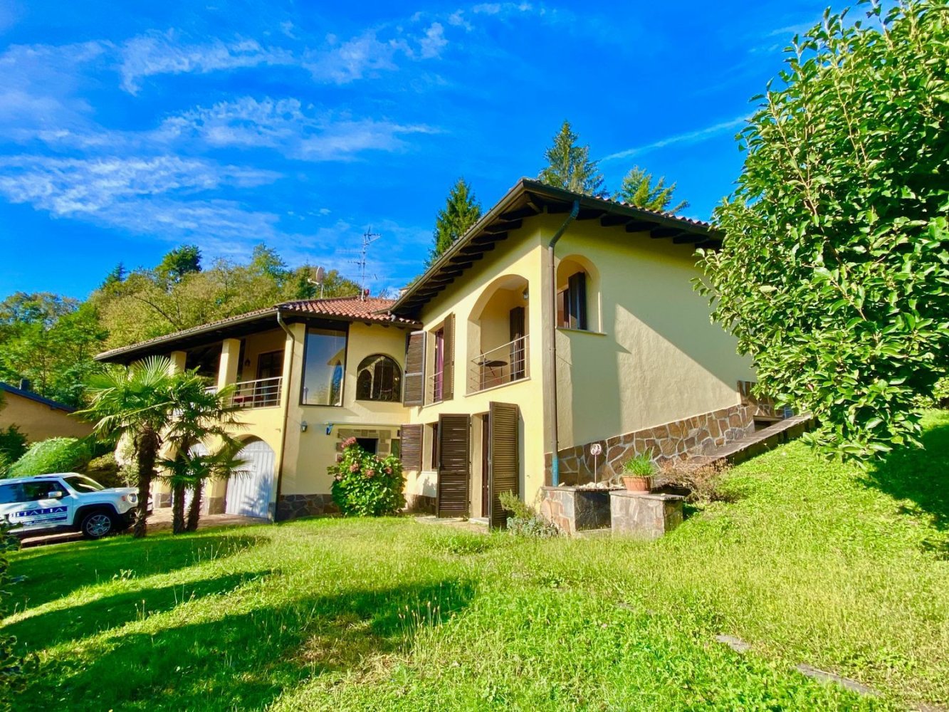 5-Zimmer Villa in Cadegliano-Viconago, Italy, Nr. 336405