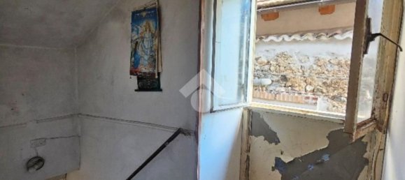 Квартира с 3 комнатами в Фьюджи, Италия № 194593 4