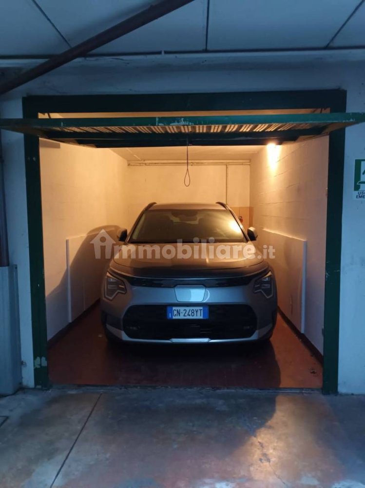 Garage in Bologna, Italy 14m², Nr. 314860