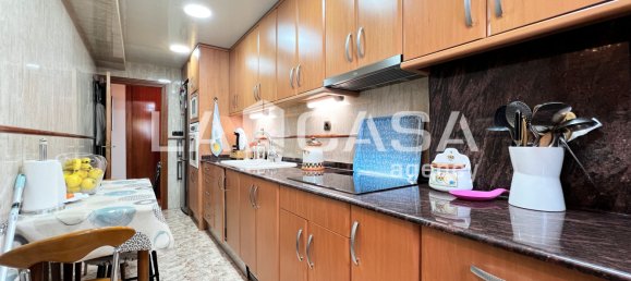 3 bedrooms Apartment in Badalona, Spain No. 167578 10